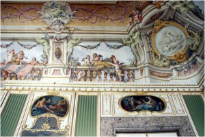 The frescoes of the beautiful Spring Room date from the 1780ies. The room has a fresh and light atmosphere.