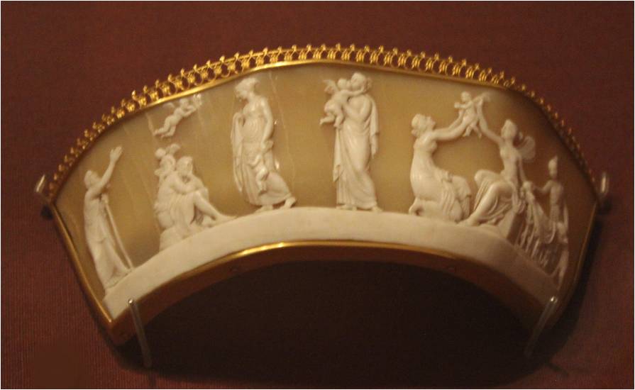 1825-1830-tiara-shell-and-gilt-metal-motif-based-on-marble-relief-ages-of-love